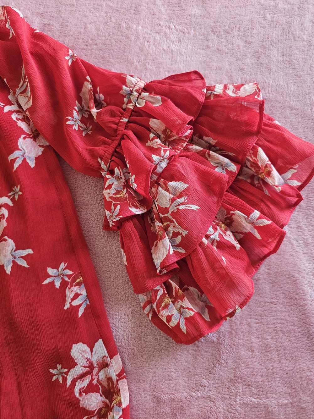 NWOT - Size S -  Off-Shoulder Red Floral Women's Top - Picture 12 of 12
